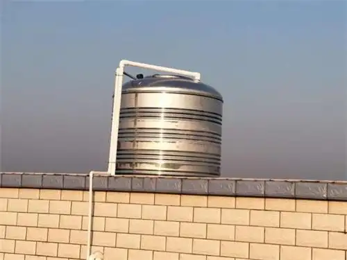 4,水塔还能储蓄热水,因为很多人都会在自家安装一个太阳能电板,利用