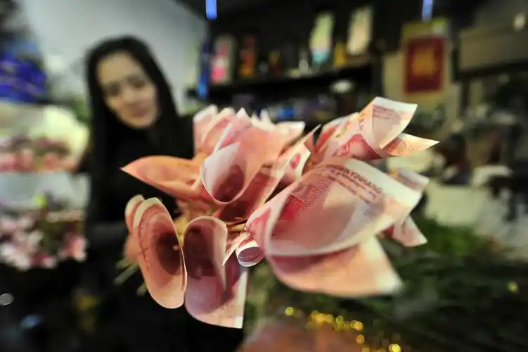 土豪情人节花6990元扎人民币钱花示爱组图16