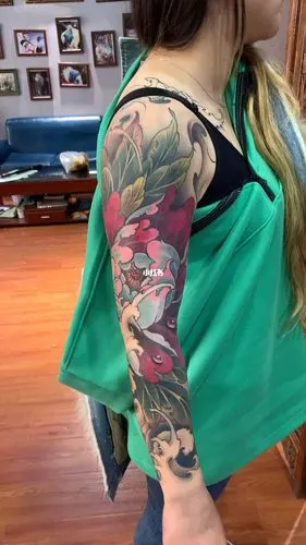 花臂牡丹纹身