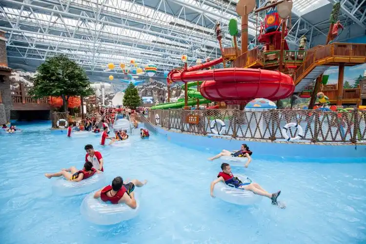 当然是成都融创水世界!清凉一夏.