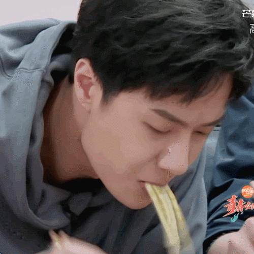 著名奶膘选手王一博怼脸吃播合集9615好可爱一丸啵|王一博|合集