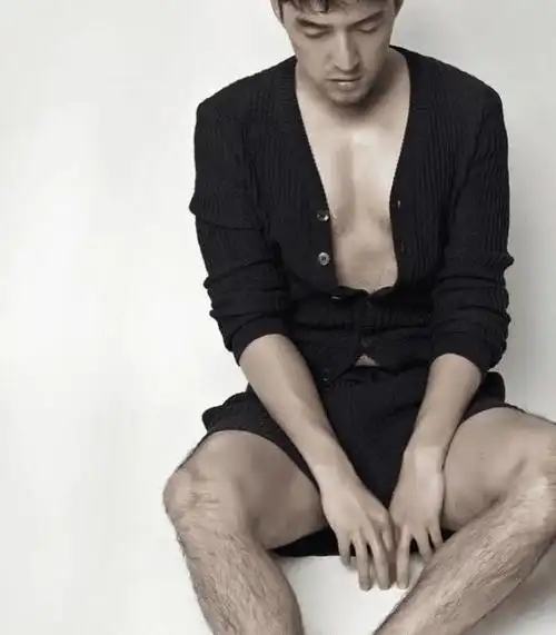 腿毛多的男人与腿上光溜溜的男人有何不同听听专家的解释