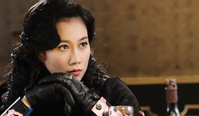 温峥嵘不雅照图片但搜罗一番后,发现这部电视剧早在2010年就开播了