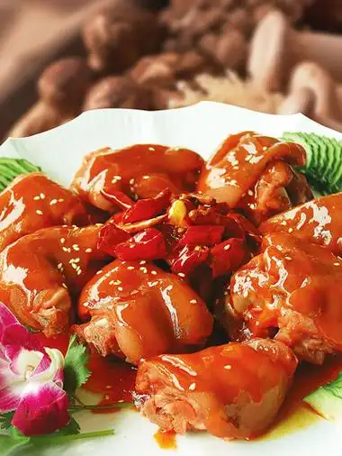 白卤咸辣猪手咸香带辣回味悠长