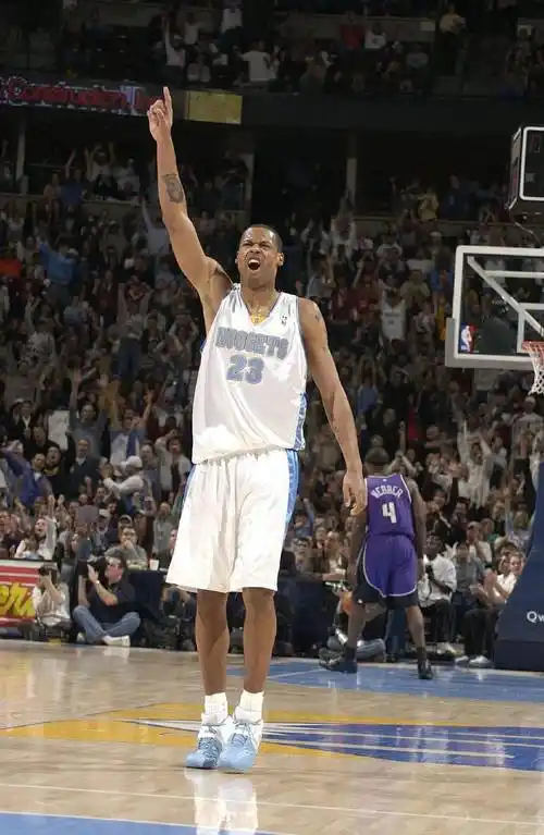 ol2盖帽121银护筐07掘金马库斯坎比属性徽章热区一览