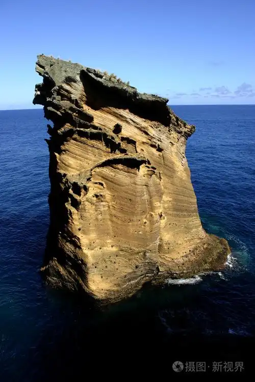 勇闯夺命岛人名巨石石破天惊