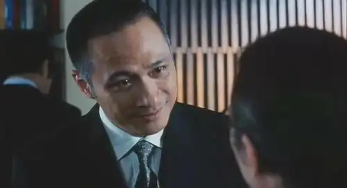 同一发型切换多个角色!吴镇宇留圆寸那两年,演技真的好惊艳!