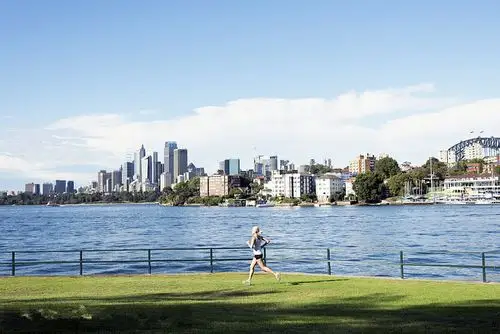 太平河笔记:跑步的女人