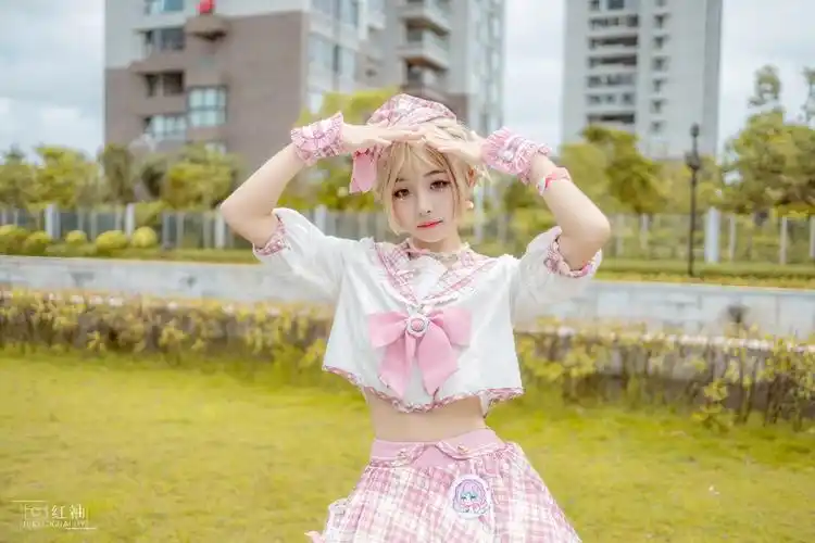 一组打歌服摄影