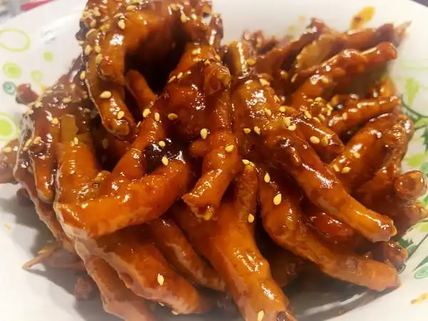 何奕辰做的"销魂"卤鸡爪