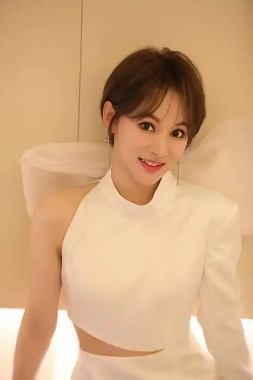 刘洋洋,中国内地92年女歌手,毕业于天津音乐学院,师从周贵珠教授