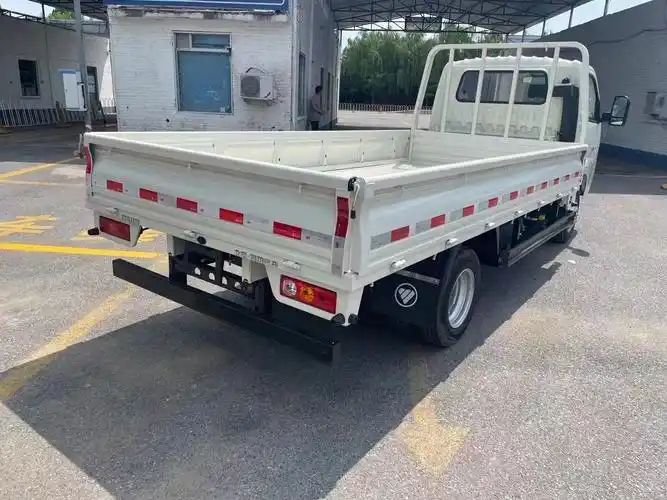 北京卖祥菱柴油车的电话m2平板车