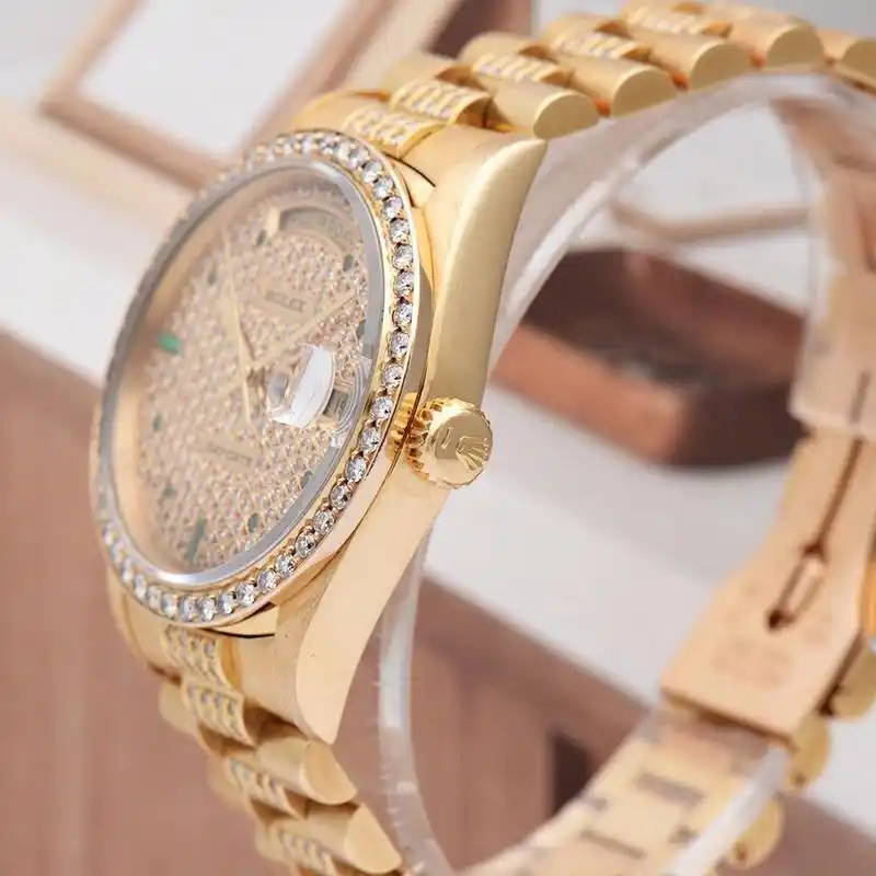 劳力士后镶钻满天星绿宝石金劳 劳力士 星期日历型 自动机械男表 型号