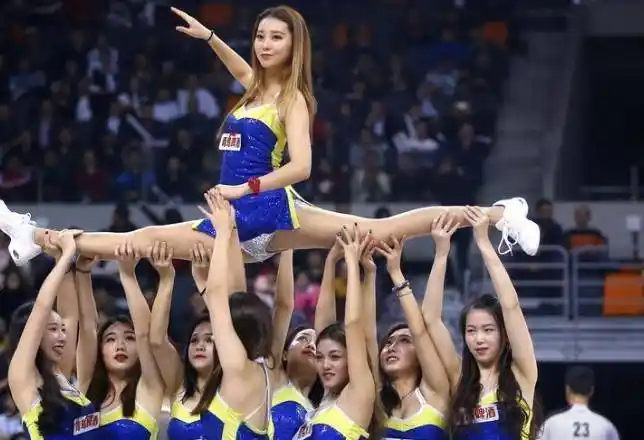 于是,虽然cba拉拉队员能够在nba中有着致命般的吸引力,但是却很难让