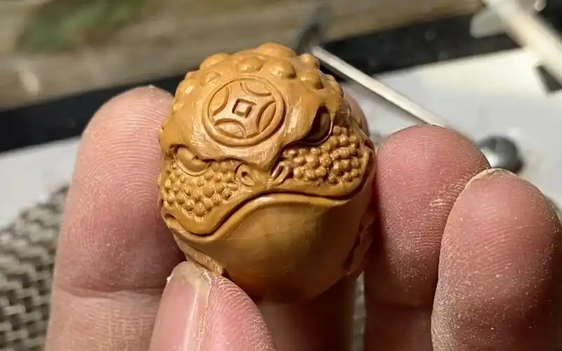 猴头核桃雕刻金蟾