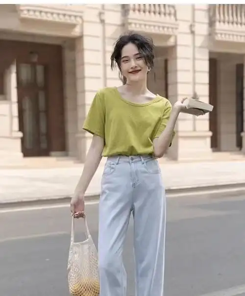 夏天穿什么颜色的t恤显白显瘦女生穿什么颜色的t恤好看