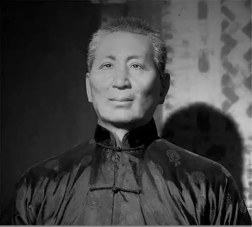 大地主刘文彩的5位姨太太结局如何?她死后,被人用草席卷着扔掉