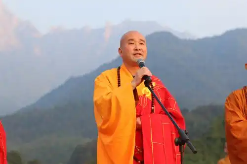 意彻法师拈香慧光法师拈香参加开幕仪式的法师们2017年九华山上禅堂