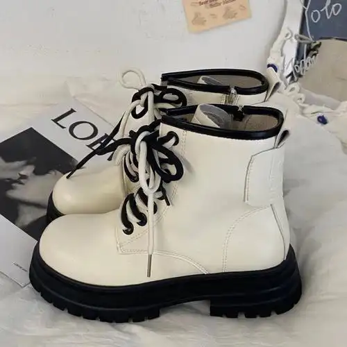 新款英伦风短靴女生马丁靴来了