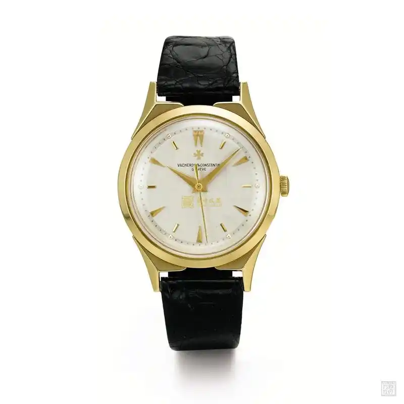 正品江诗丹顿手表边角处理的圆润没有棱角,而且电镀均匀,看起来光亮度