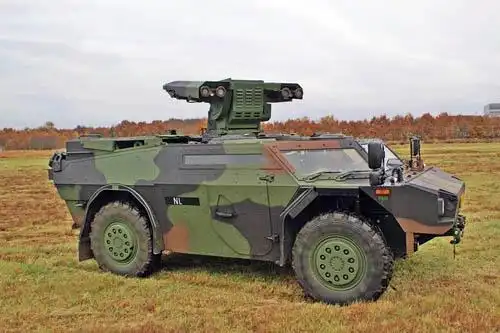 带"毒刺"的"非洲小狐"装甲侦察车[组图]