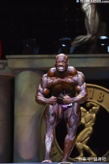 阿诺德2018无差别赛获得第二名的是:美国健美老将 德克斯特·杰克逊