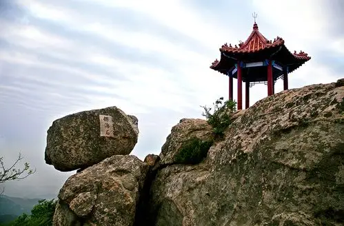 沂蒙山旅游区位于山东省,包含沂山景区,蒙山云蒙景区,龟蒙景区