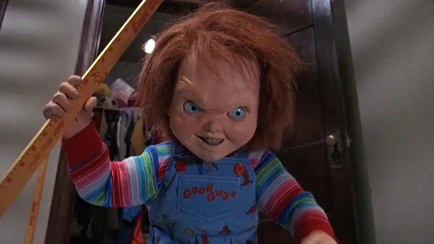 恐怖电影鬼娃回魂2杀人娃娃想占有少年身体不仅挟持了他姐姐还将养