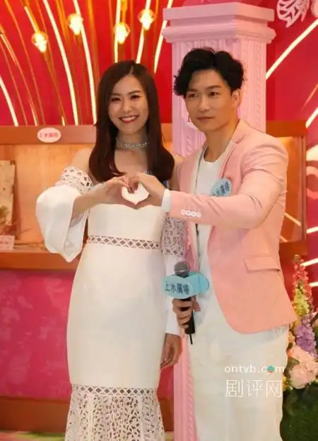 周志文夹期同刘佩玥去旅行最紧要开心