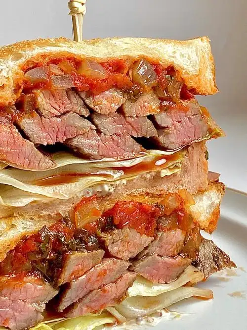 牛排三明治肉食者巨巨巨满足