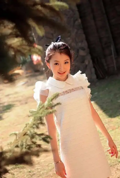 李秋歌的扮演者金玫玫