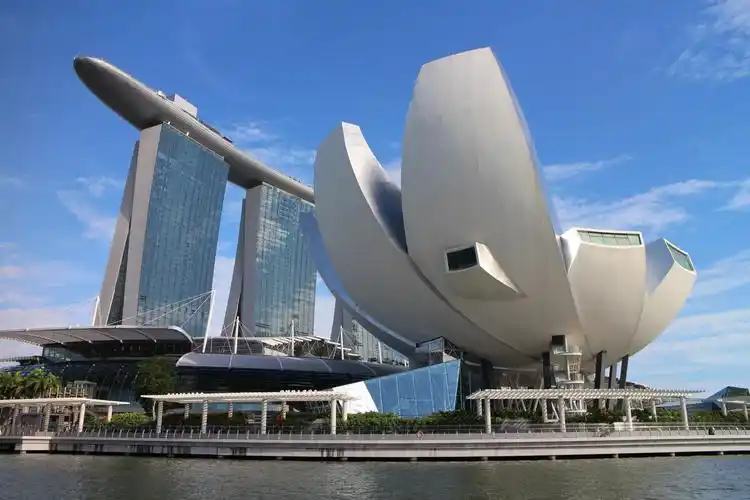 新加坡地标建筑近景和远景近看还是蛮震撼的