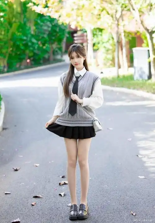 衬衣百褶裙浓浓学院风的搭配