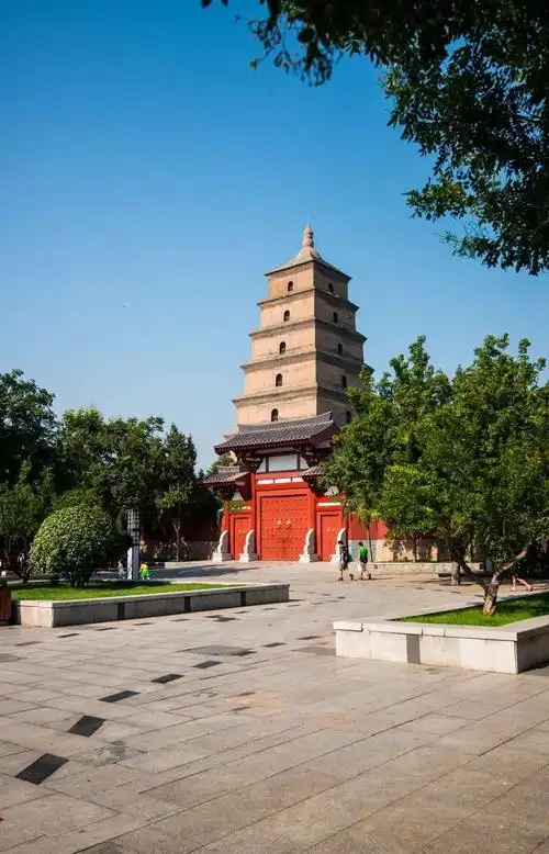 位于西安市中心的著名景点:大雁塔.