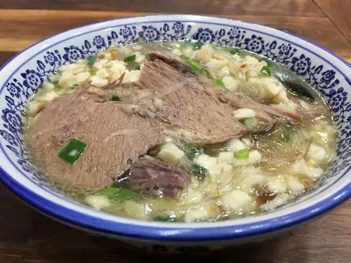 饭店里的羊肉泡馍那样好吃原来做法如此简单