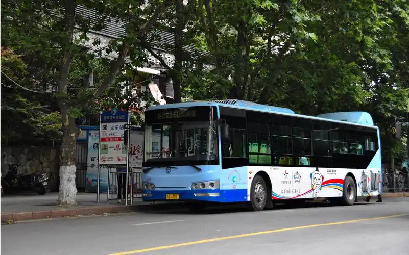 贵阳公交60路 wd6120hngb走行音