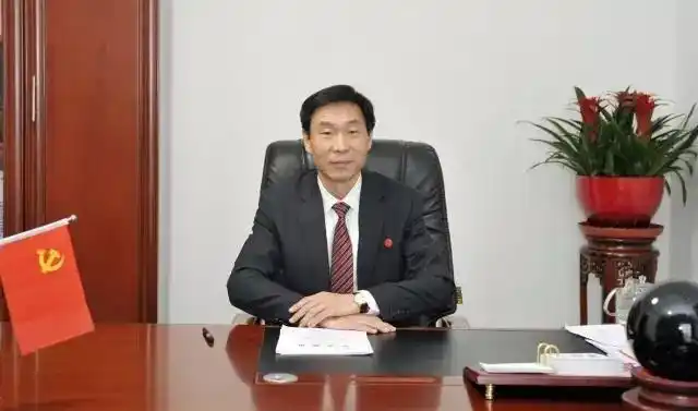 郑友东  区委常委,政法委书记负责政法战线和社会