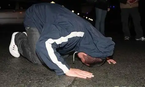 makiyo日本友人下跪道歉 磕头4分钟