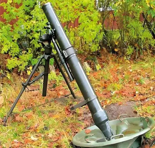 该型号可以发射杀伤榴弹,照明弹和烟雾弹等,全炮重74.