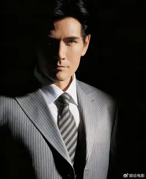 不老男神费翔对拍照有恐惧心理