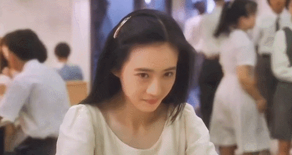 1991年,她和周慧敏,李克勤,黎明搭档,出演了电影《yes一族》.