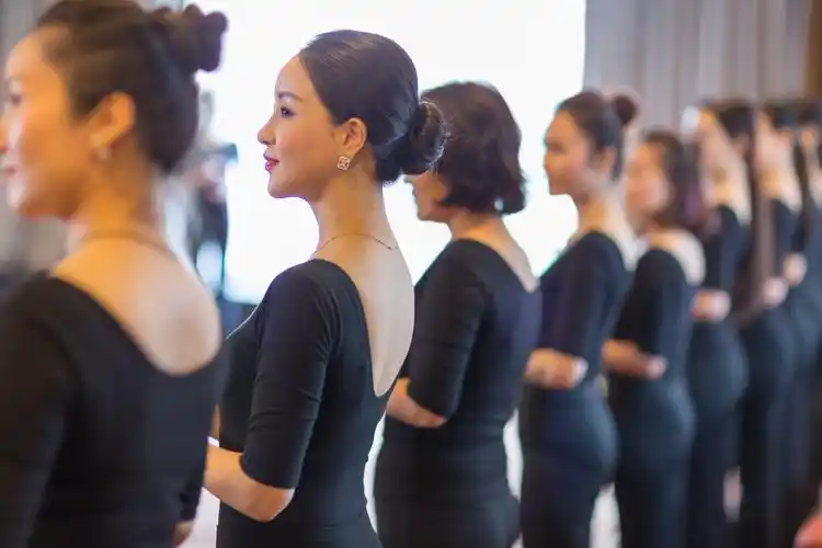 全年现场授课直播—优雅形体仪态精品班-在线订票-互动吧