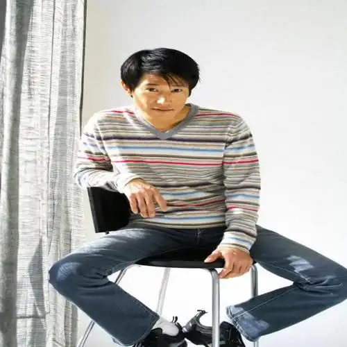 东洋人2.黑种人,卷毛阔鼻,身材高大,体态修长.