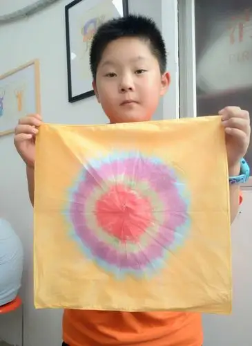 《扎染小方巾》