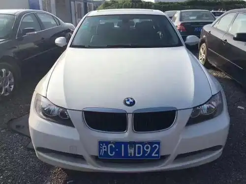 【上海】2005年7月 宝马 宝马3系 320i 2.0 时尚型(银色内饰) 白色