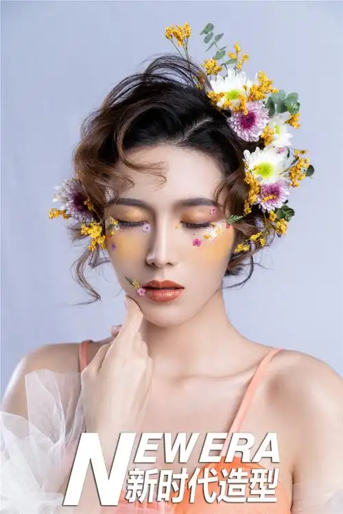 新时代美妆学院的化妆造型作品《鲜花新娘造型》