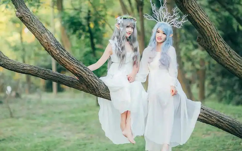 闺蜜美女森林里精灵梦幻唯美写真图片桌面壁纸