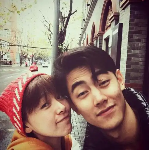 阚清子纪凌尘私照火了?这对情侣的合照才是火的全球都知道