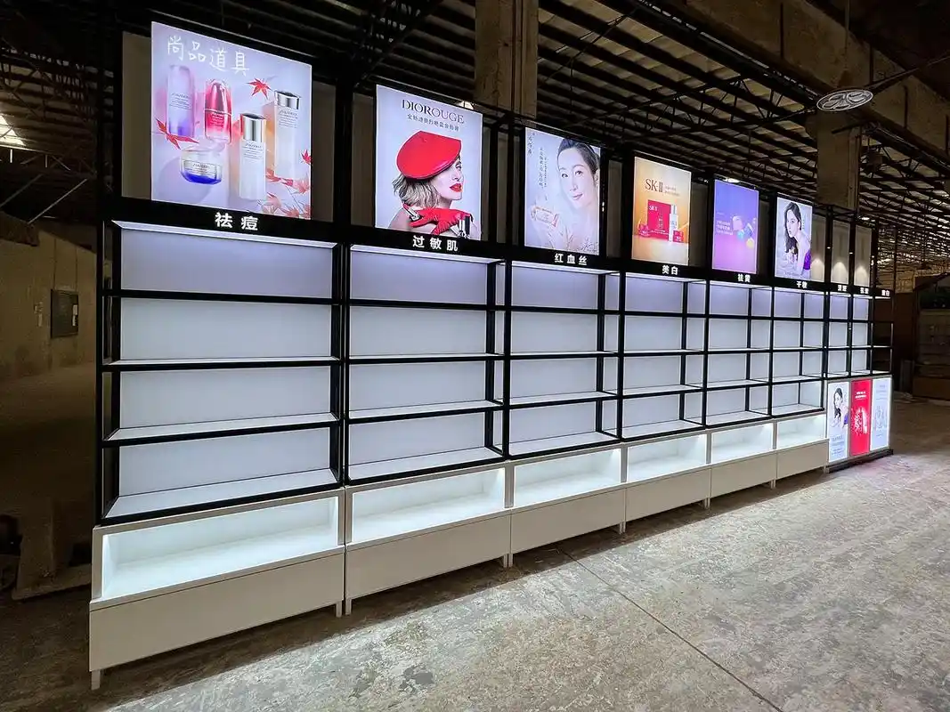 新款化妆品展示柜.柜子是铁木组合款,这款属于高柜.喜欢的私信 - 抖音