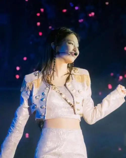 jennie[超话]##jennie科切拉